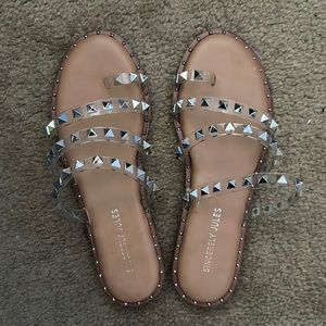 Like new sandals with sequins